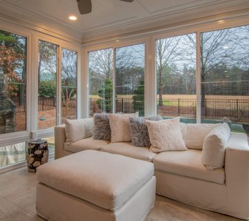 Een geïsoleerde serre is een perfecte plek voor een thuiskantoor