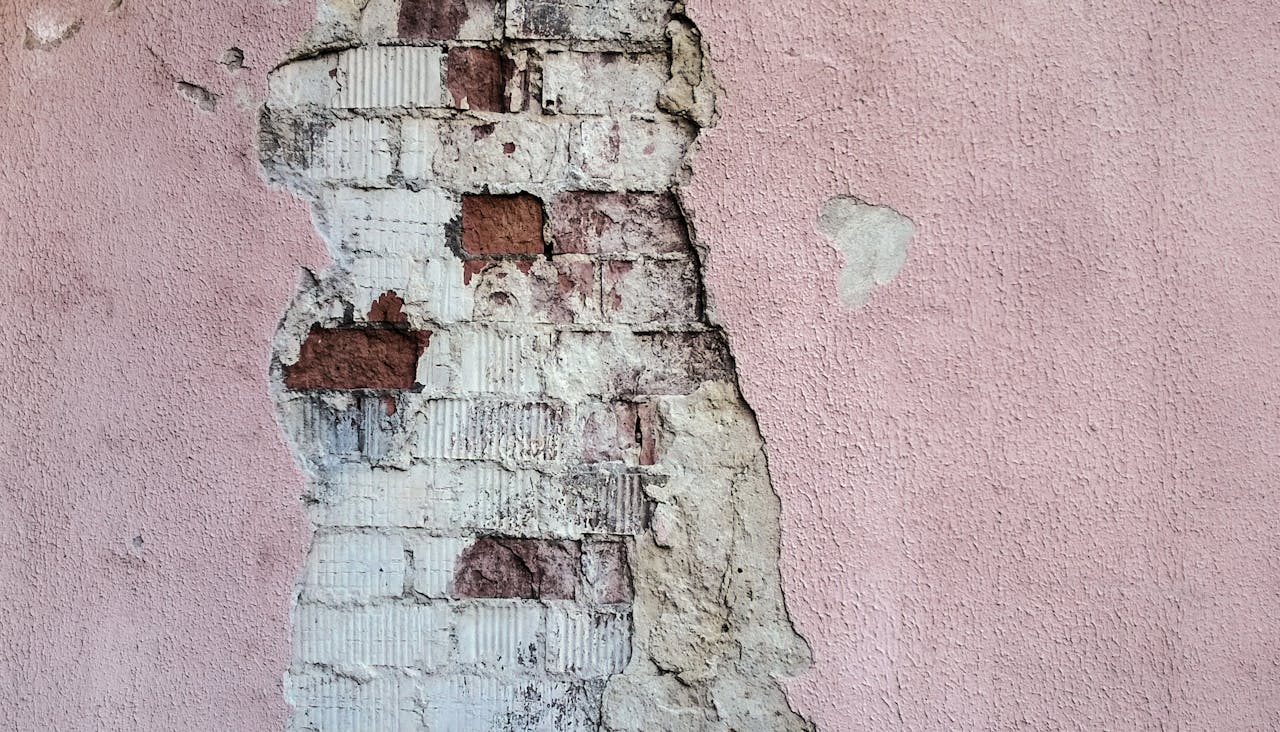 Scheuren in de muur