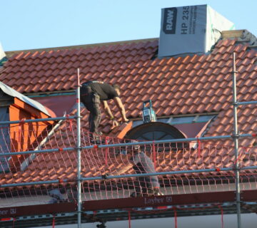 Dak en gevel meenemen bij een woningrenovatie in Rotterdam