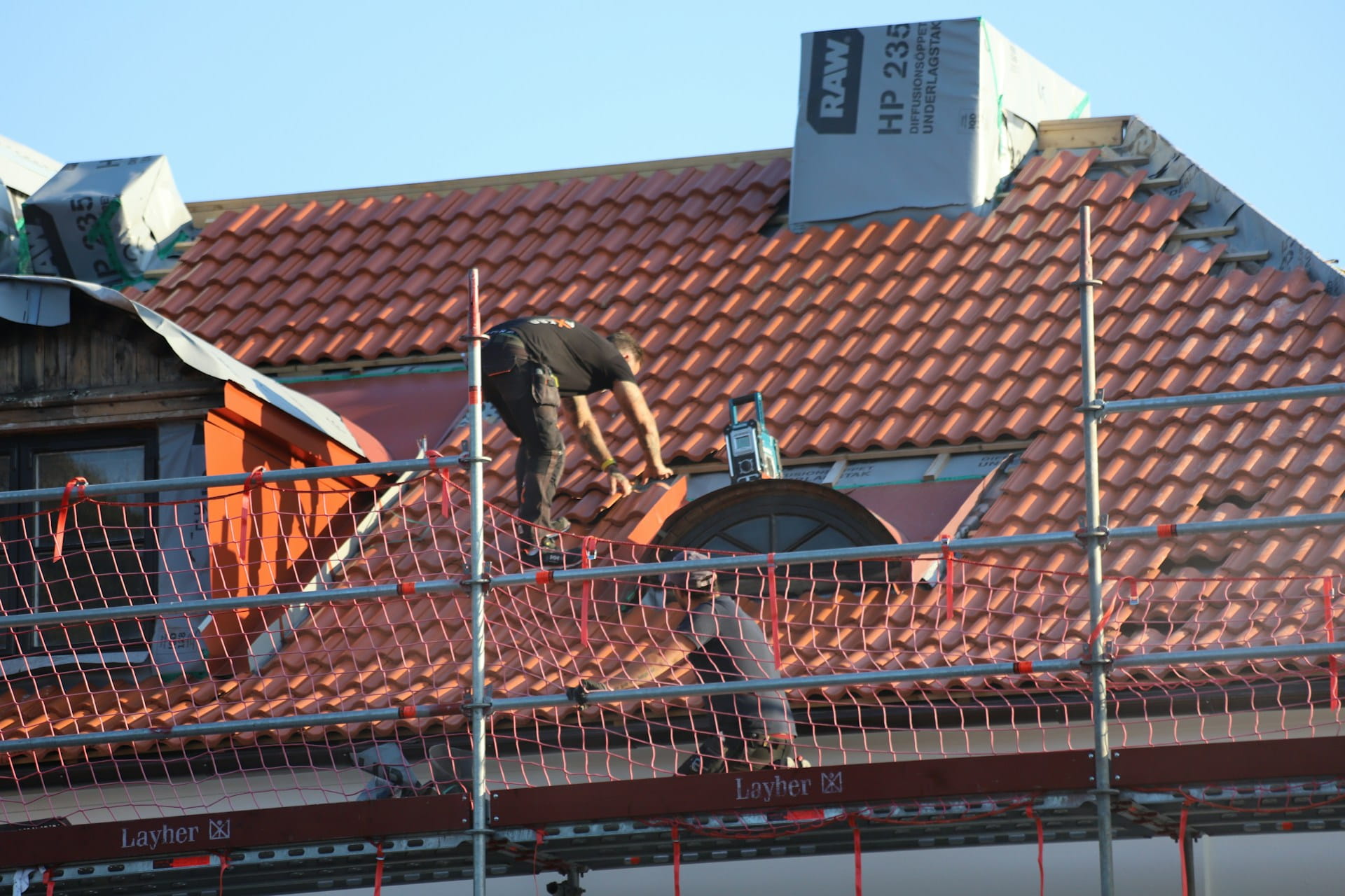 Dak en gevel meenemen bij een woningrenovatie in Rotterdam